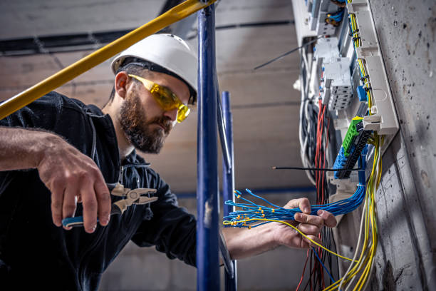 Best Local Electrician Companies  in Los Chaves, NM